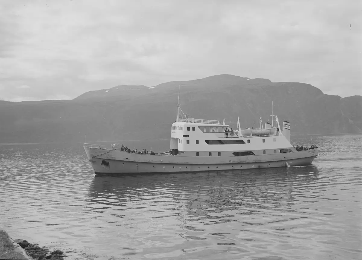 Eine Fähre in Olderdalen im Jahr 1963